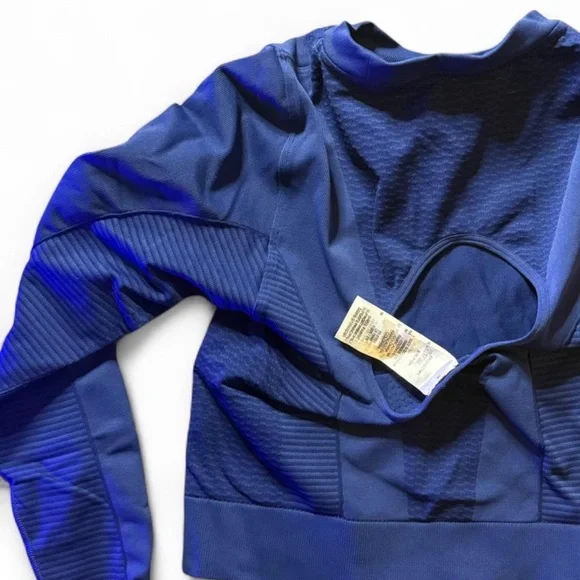 Lacoste Women’s Seamless Open Back Sports Top in Navy Blue - Picture 7 of 9